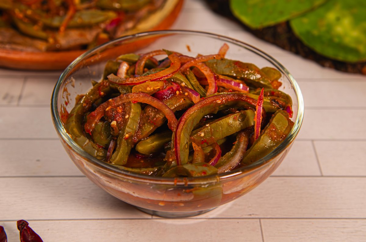 Salsa con nopales lista en 20 minutos
