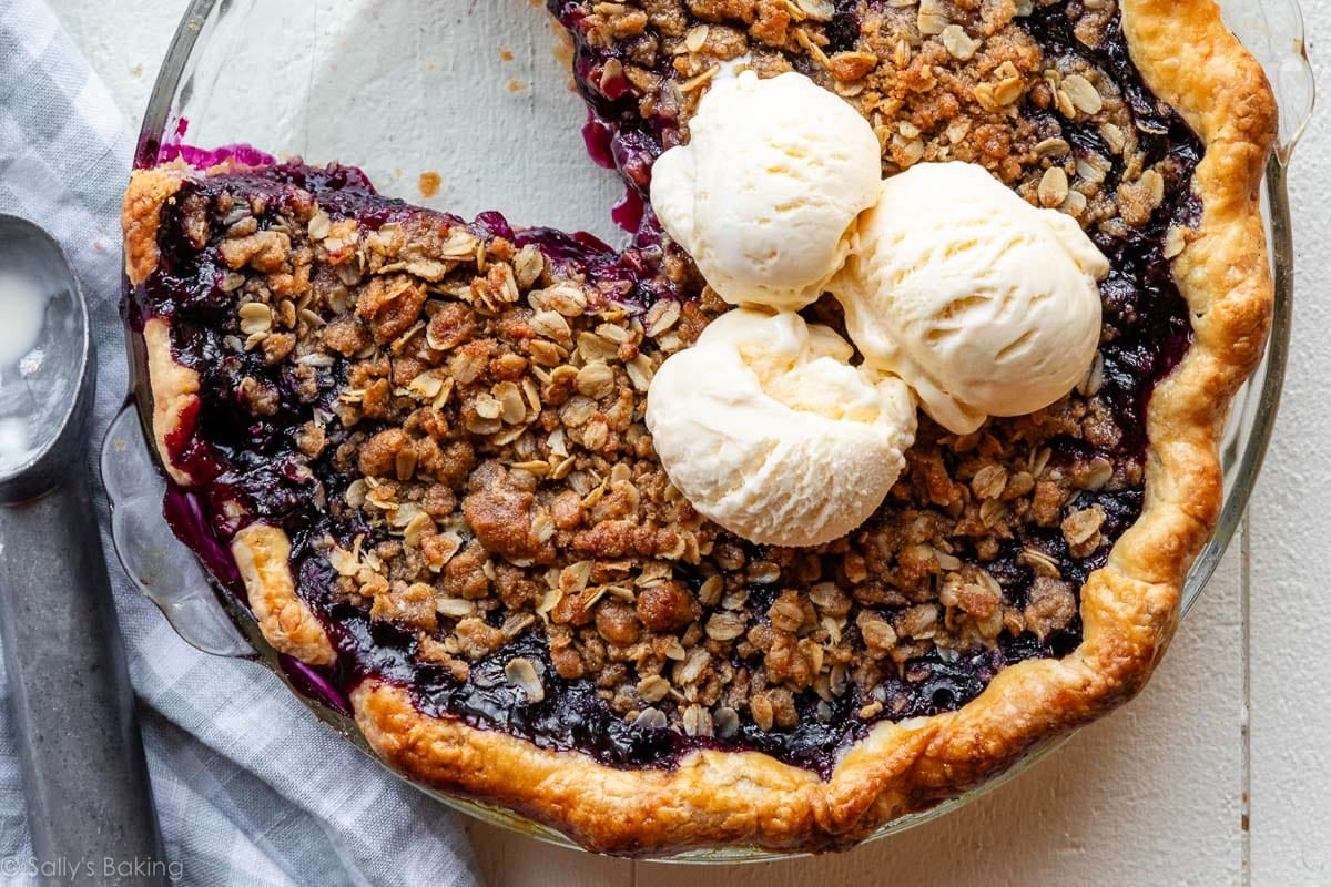 Pie de arándanos con crumble de avena