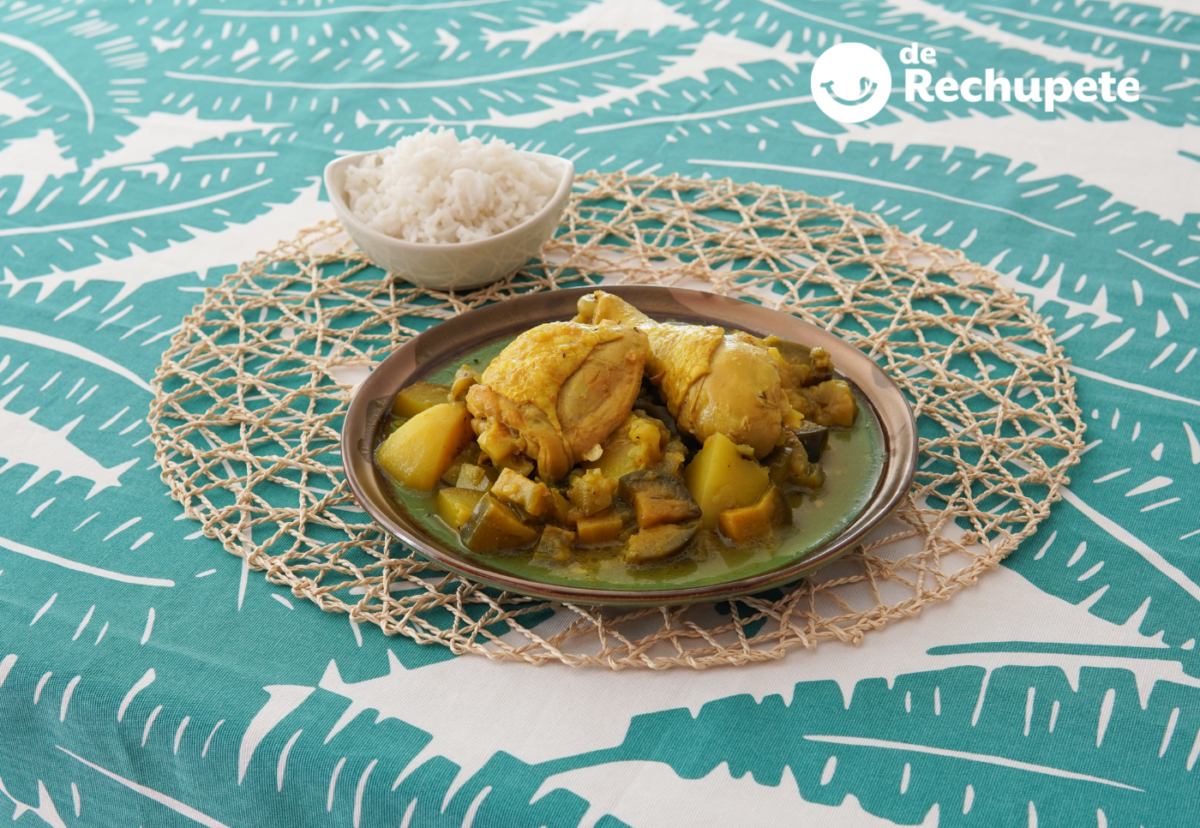 Colombo de pollo caribeño con arroz blanco