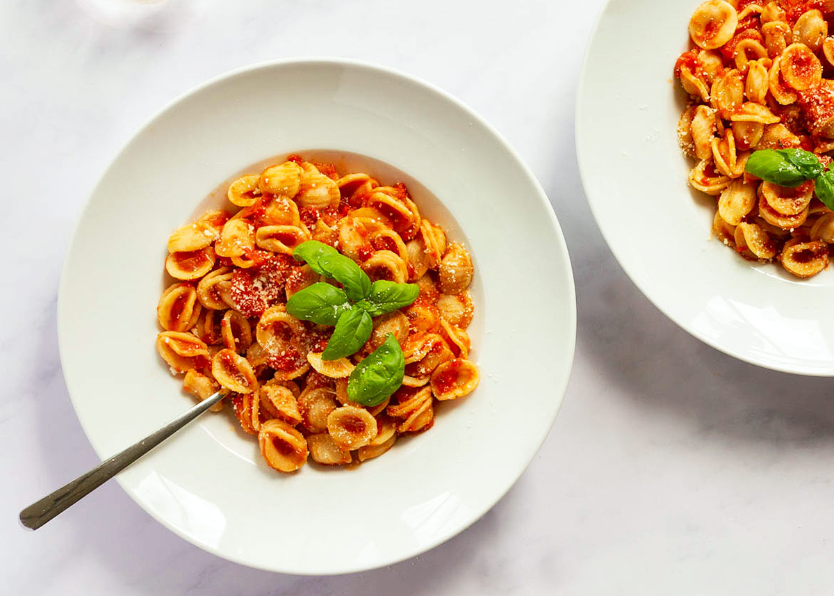 Orecchiette con salsa de tomate casera en 30 minutos