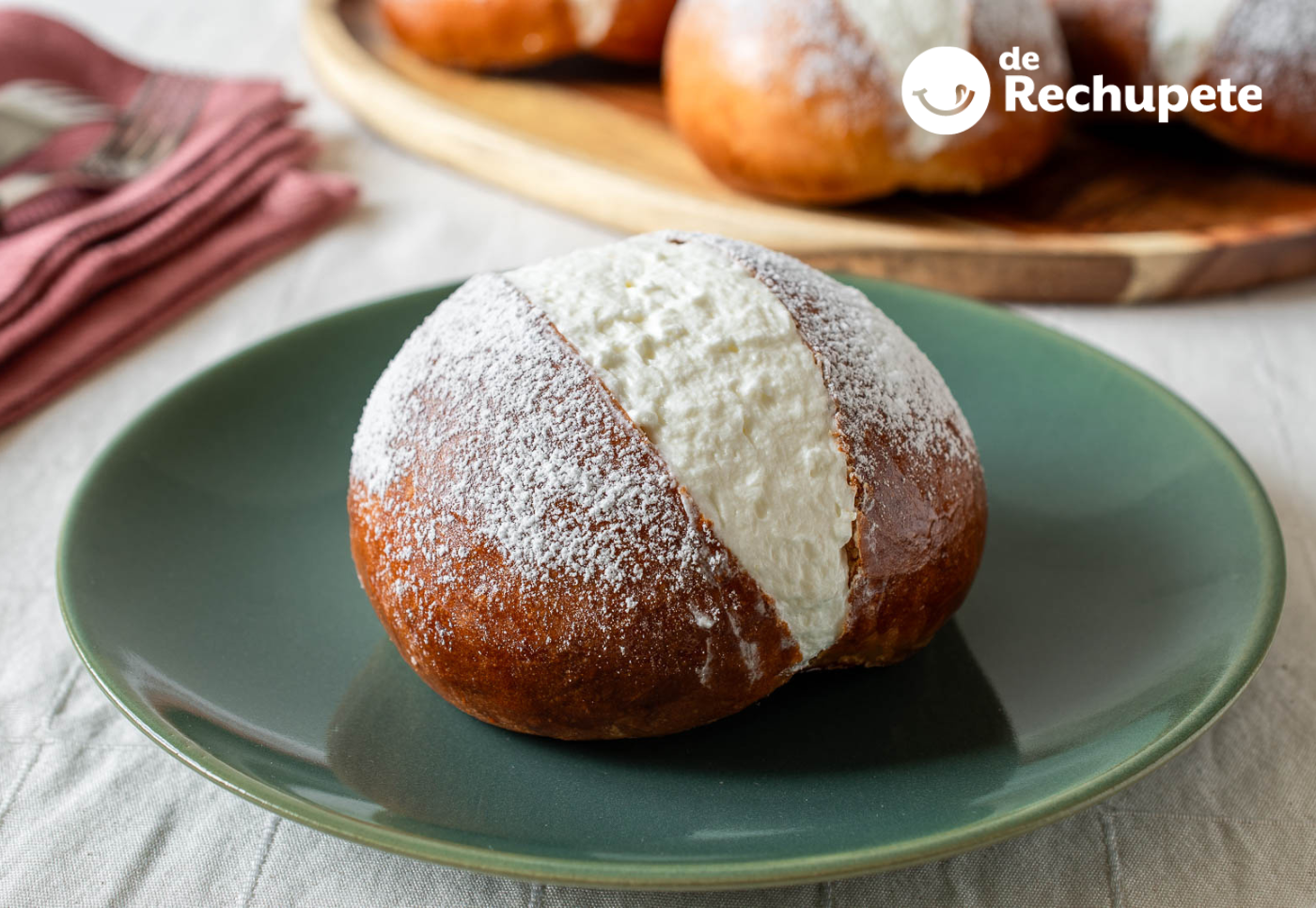 Maritozzi italianos: el bollo romano relleno de nata